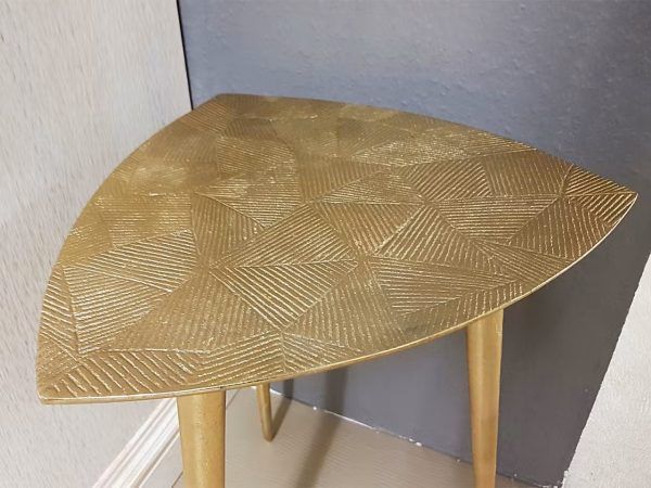 Kisasztal arany színben LEAF 46 cm